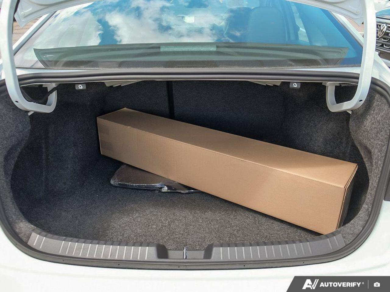 2024 Volkswagen Jetta Highline auto Photo