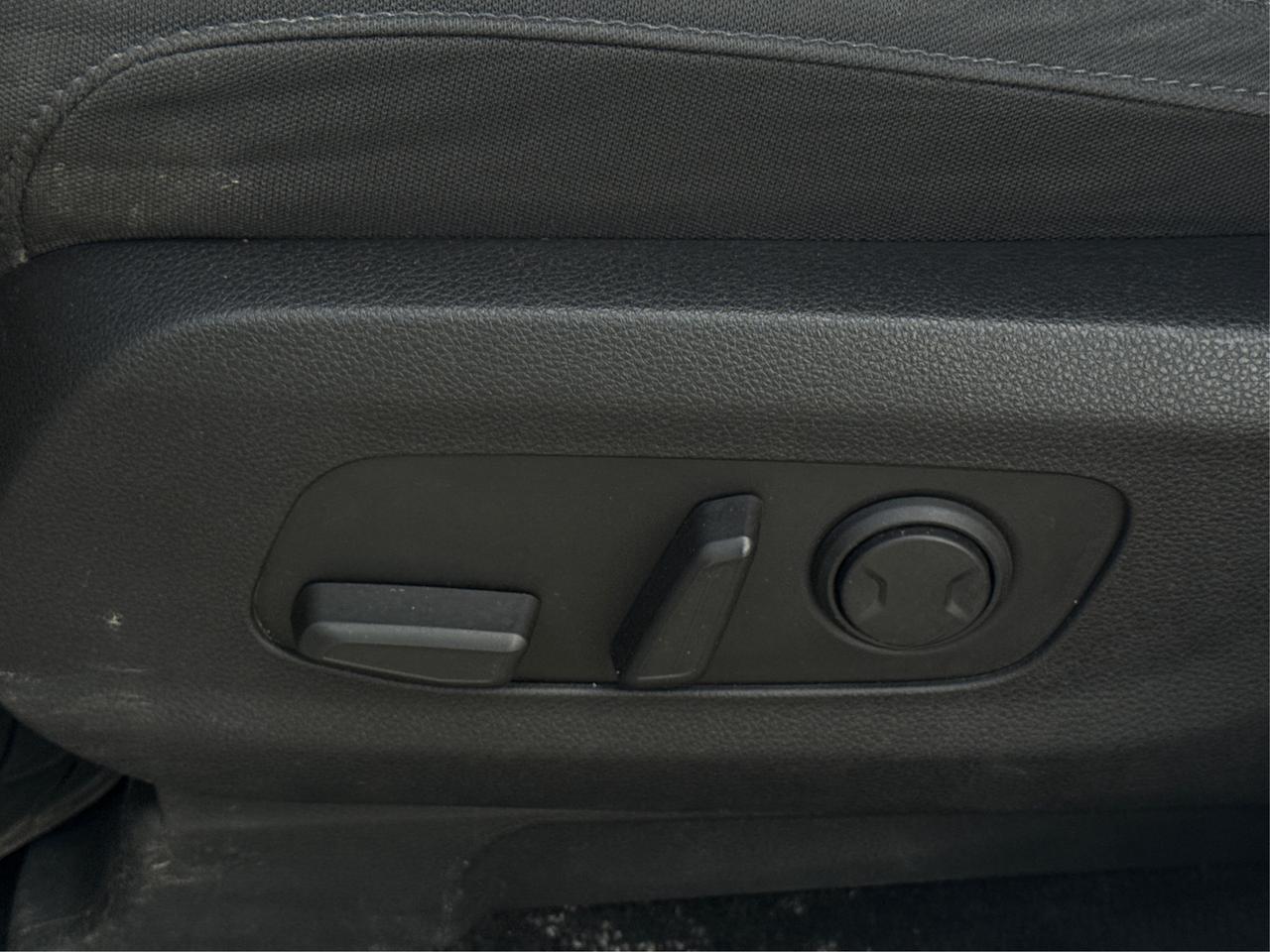 2022 Kia Carnival LX+ 8 PASS REAR CAM WE FINANCE ALL CREDIT Photo