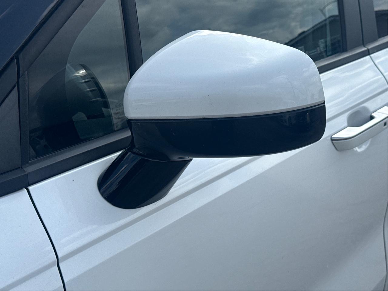 2022 Kia Carnival LX+ 8 PASS REAR CAM WE FINANCE ALL CREDIT Photo