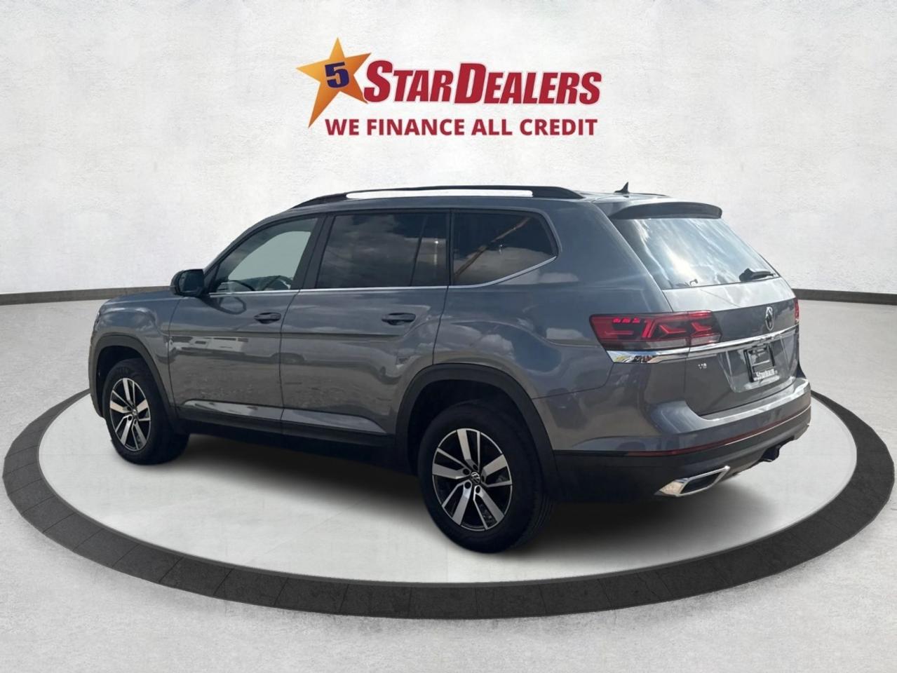 2022 Volkswagen Atlas 7 PASS LEATHER HEATED SEATS WE FINANCE ALL CREDIT Photo4