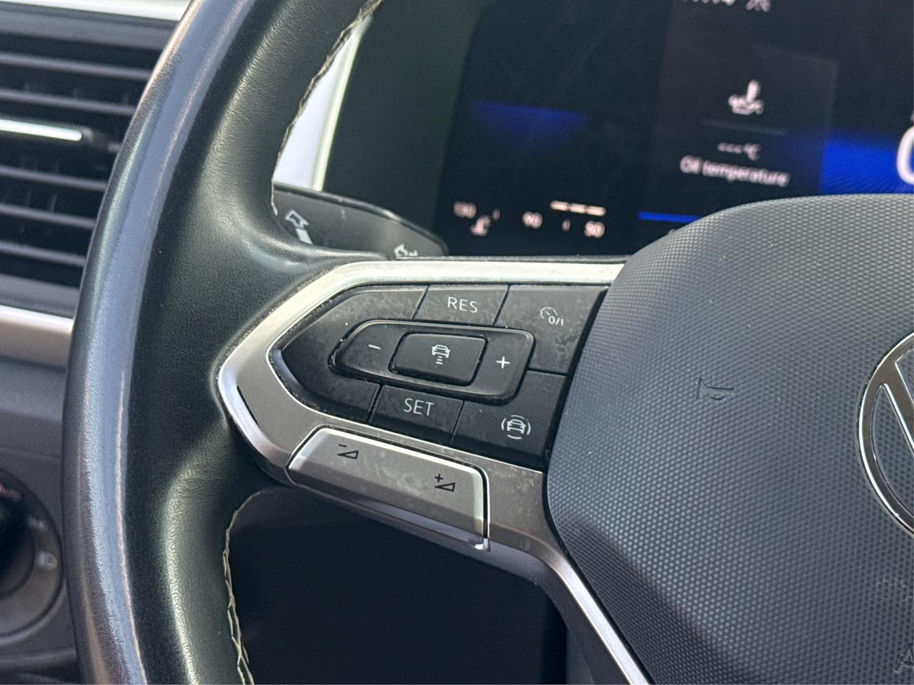 2022 Volkswagen Atlas 7 PASS LEATHER HEATED SEATS WE FINANCE ALL CREDIT Photo