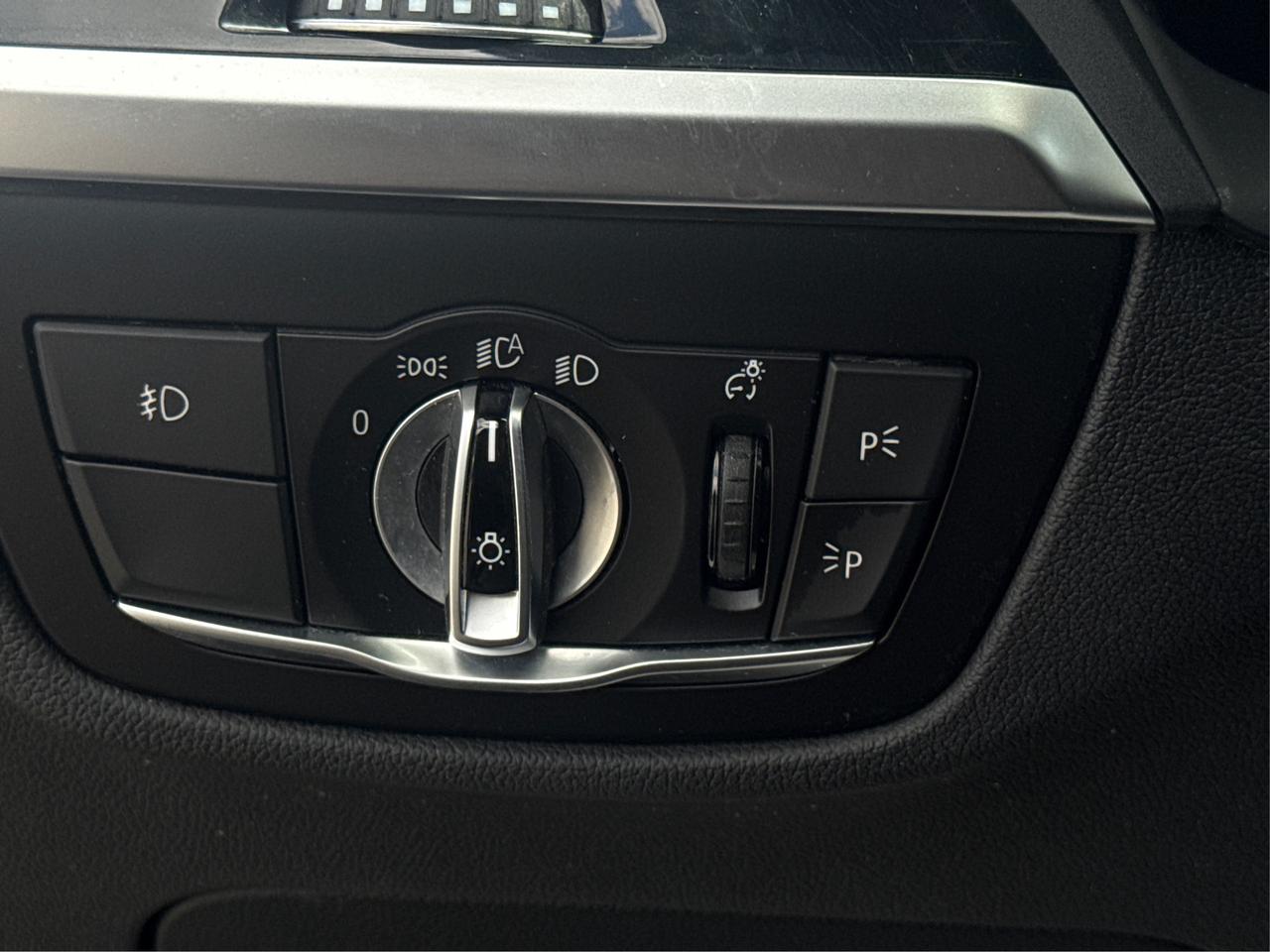 2020 BMW X3 NAV LEATHER PANOROOF LOADED WE FINANCE ALL CREDIT Photo