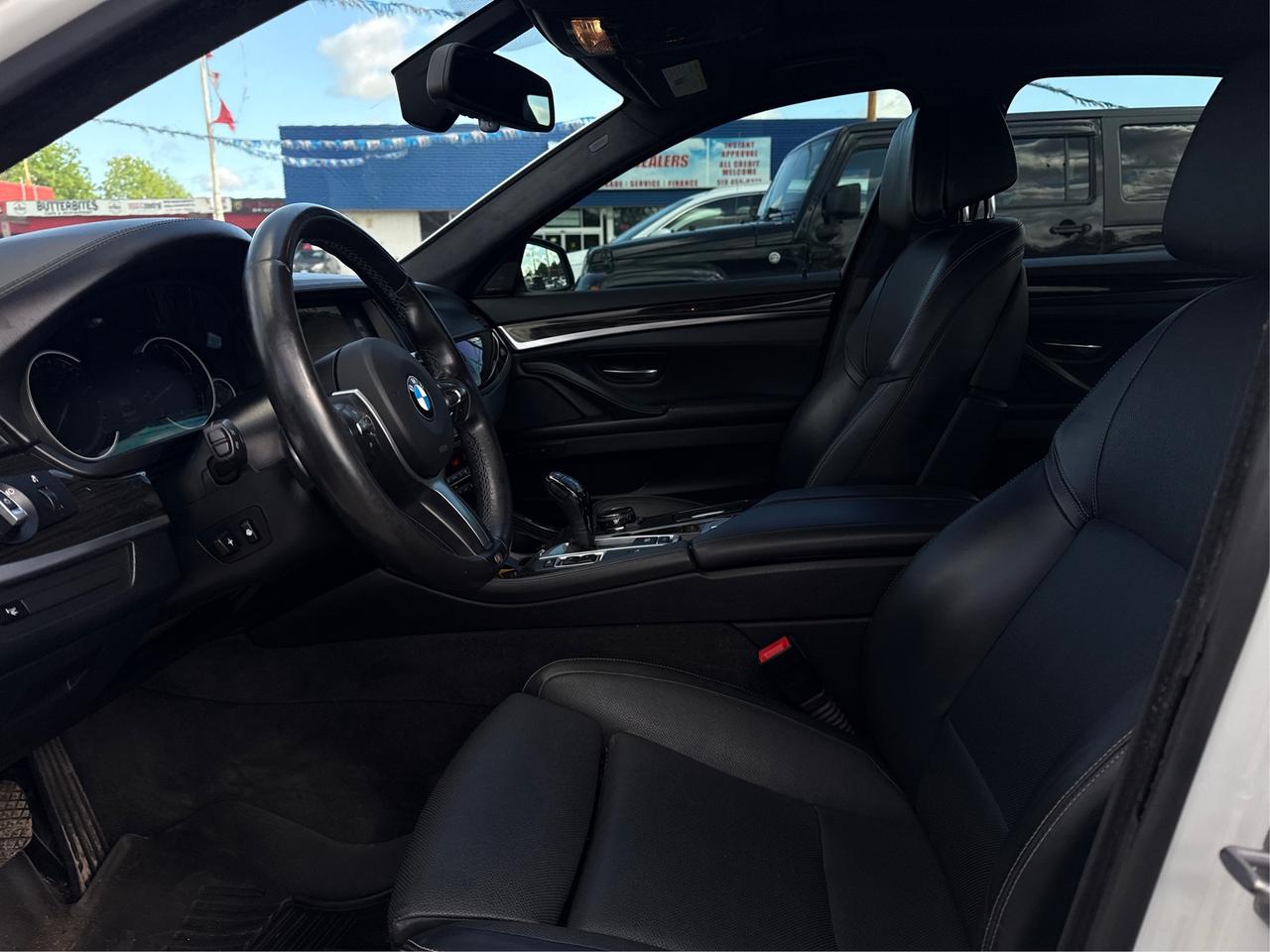 2016 BMW 5 Series NAV LEATHER SUNROOF WE FINANCE ALL CREDIT Photo