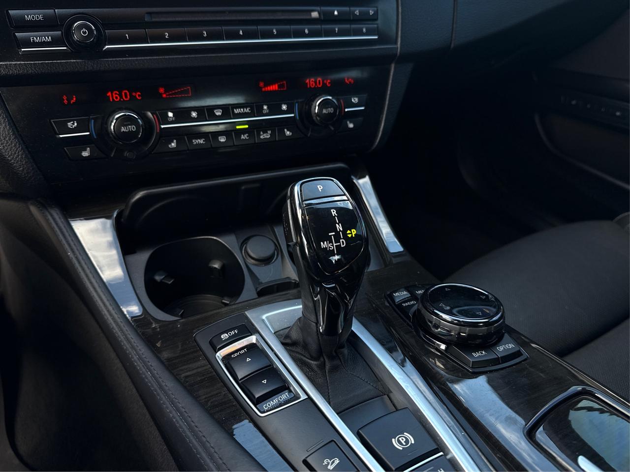 2016 BMW 5 Series NAV LEATHER SUNROOF WE FINANCE ALL CREDIT Photo