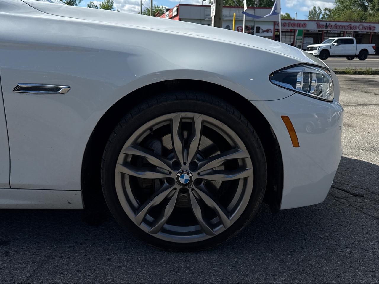 2016 BMW 5 Series NAV LEATHER SUNROOF WE FINANCE ALL CREDIT Photo