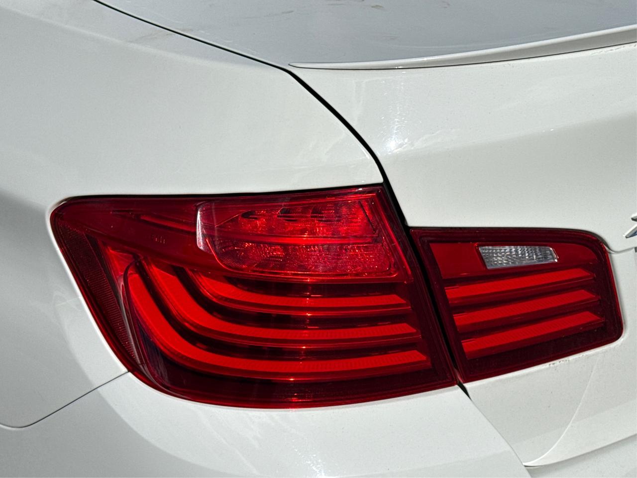2016 BMW 5 Series NAV LEATHER SUNROOF WE FINANCE ALL CREDIT Photo
