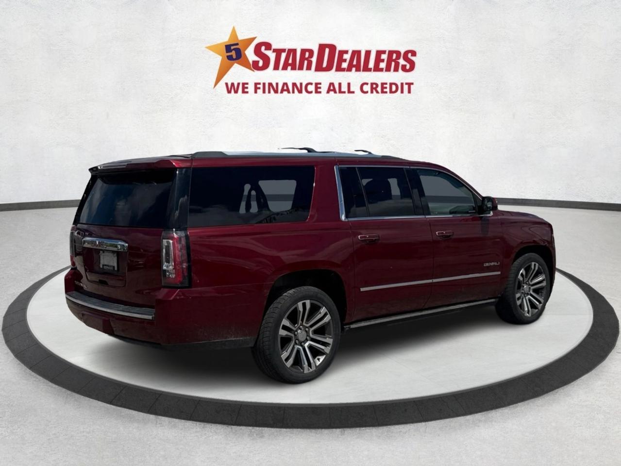 2017 GMC Yukon XL 4WD Denali ONE OWNER NAV LEATHER ROOF WE FINANCE Photo