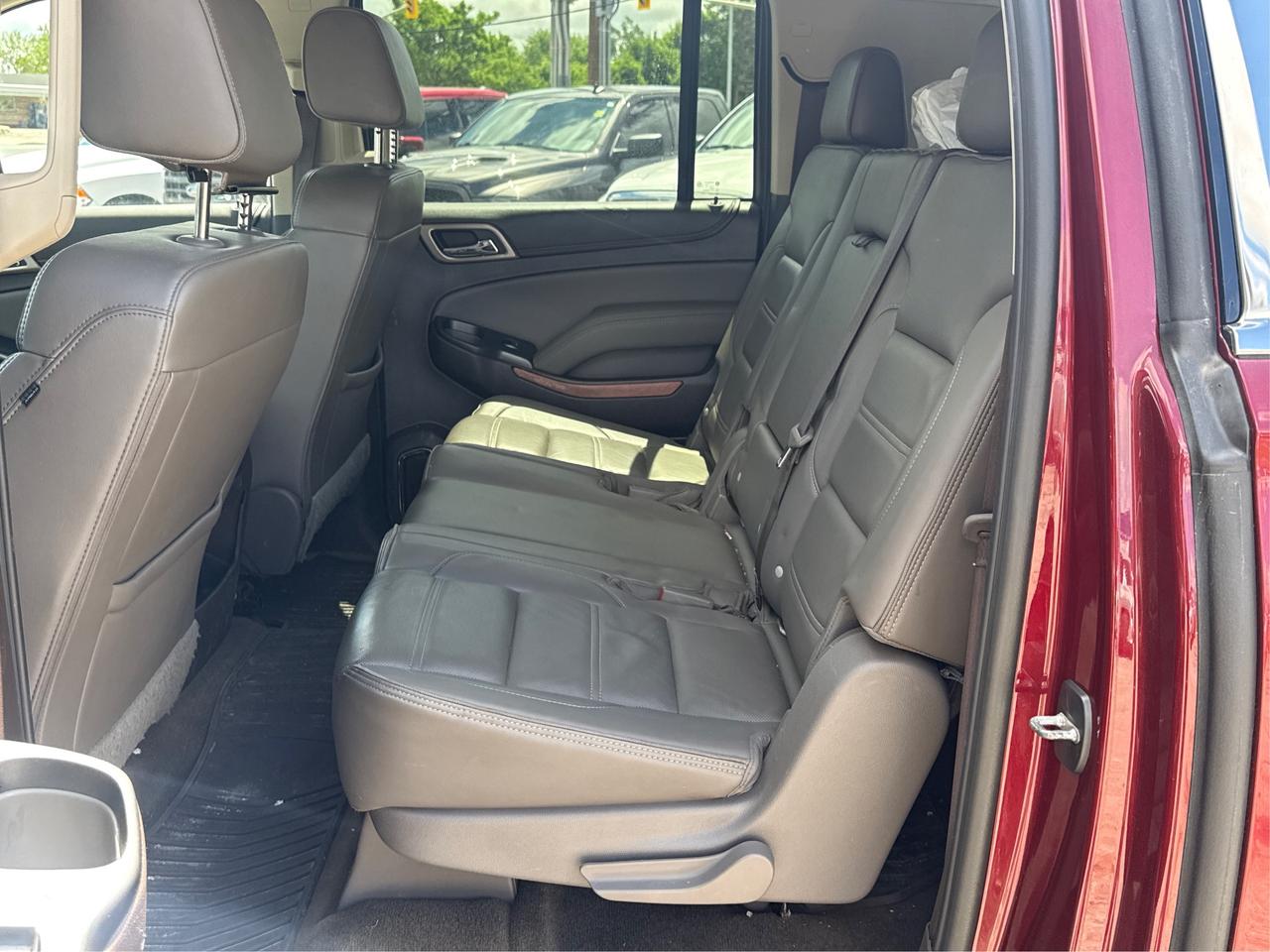 2017 GMC Yukon XL 4WD Denali ONE OWNER NAV LEATHER ROOF WE FINANCE Photo