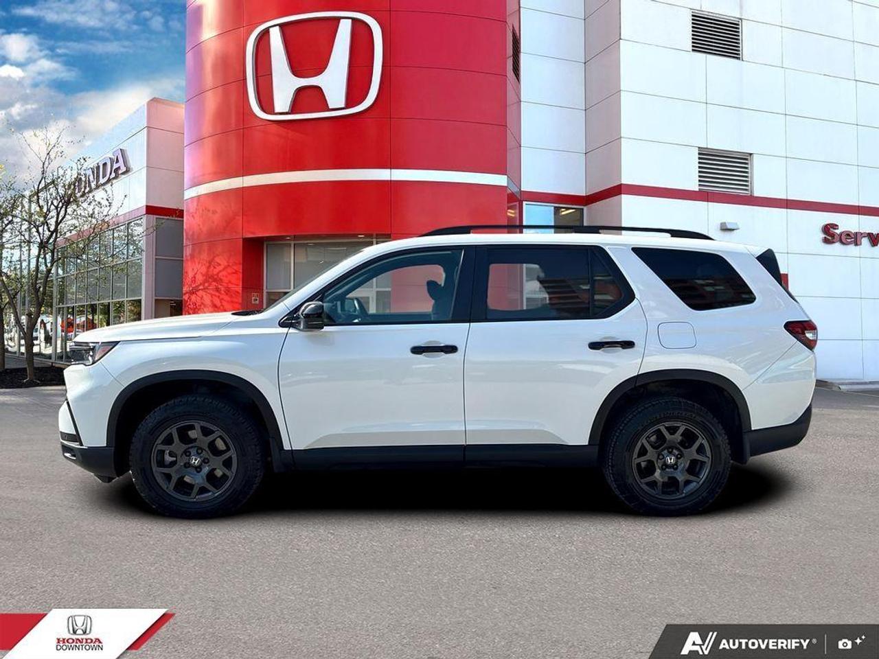 2025 Honda Pilot TrailSport 4dr All-Wheel Drive Photo2
