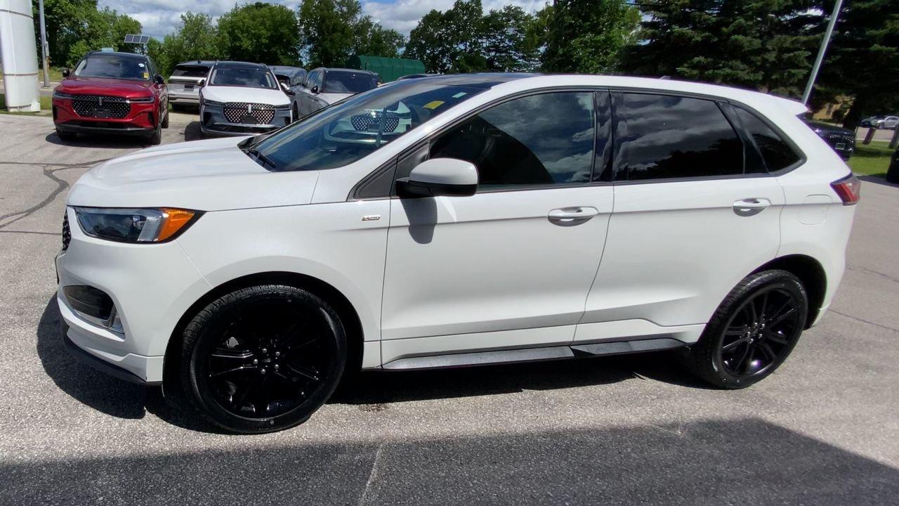 2022 Ford Edge ST Line Photo
