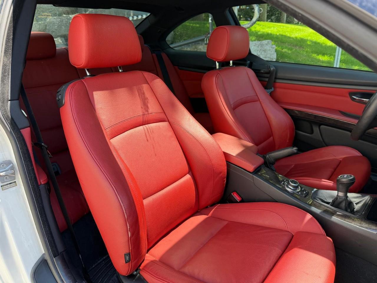 2011 BMW 335 i xDrive 2dr All-Wheel Drive Coupe Photo