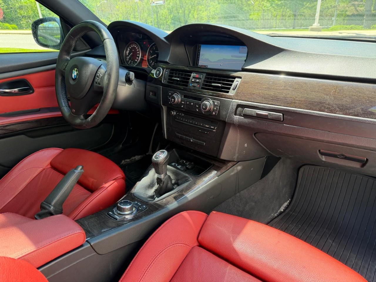 2011 BMW 335 i xDrive 2dr All-Wheel Drive Coupe Photo