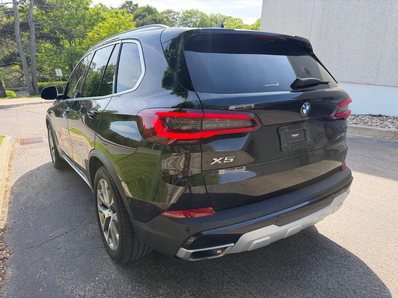 2022 BMW X5 xDrive40i 4dr All-Wheel Drive Sports Activity Vehicle Photo3