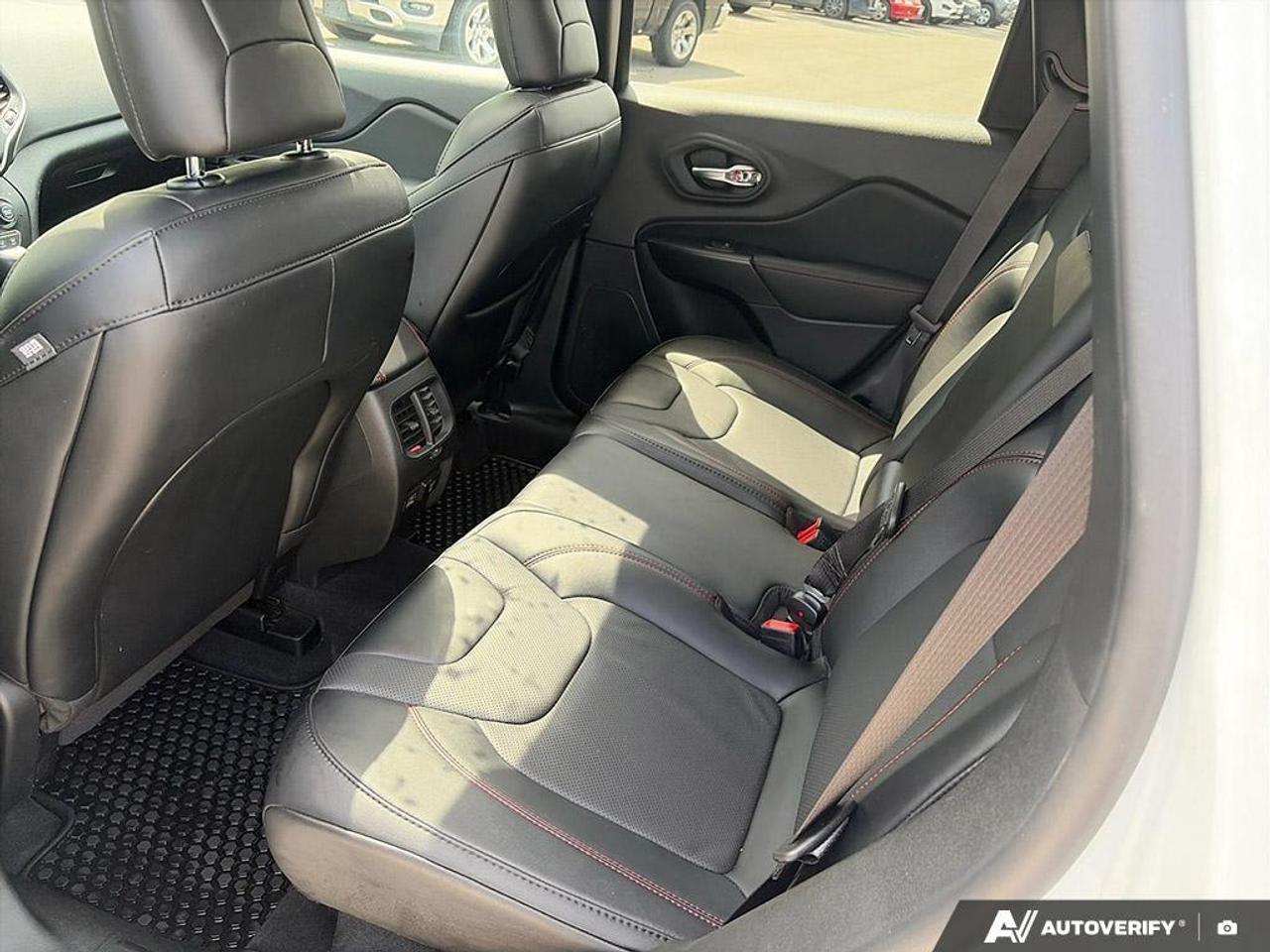 2023 Jeep Cherokee Trailhawk 4dr 4x4 Photo