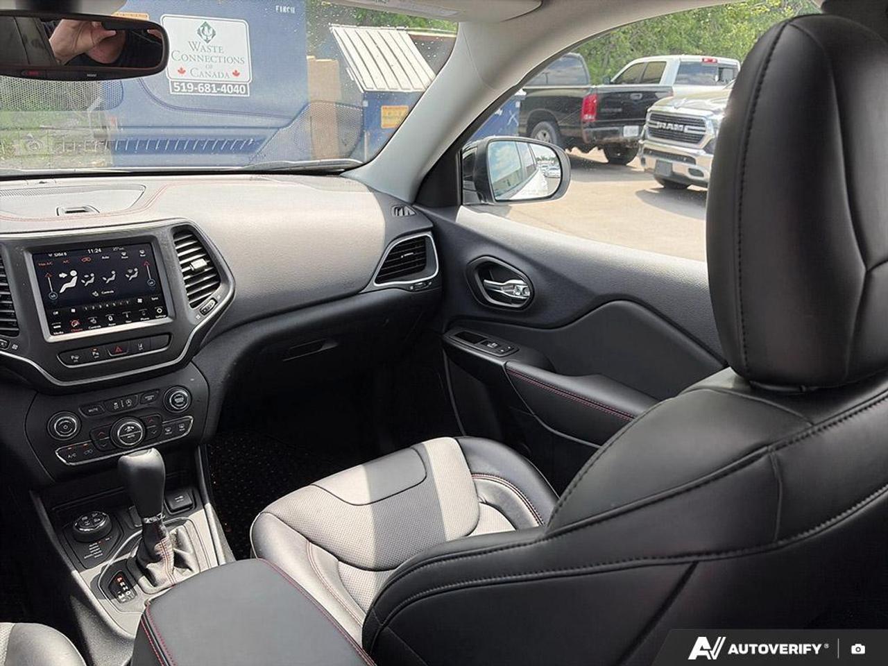 2023 Jeep Cherokee Trailhawk 4dr 4x4 Photo