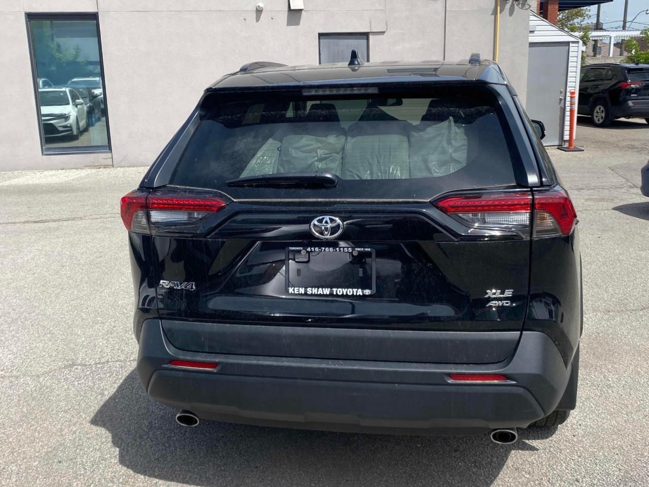 2023 Toyota RAV4 XLE 4dr All-wheel Drive Photo