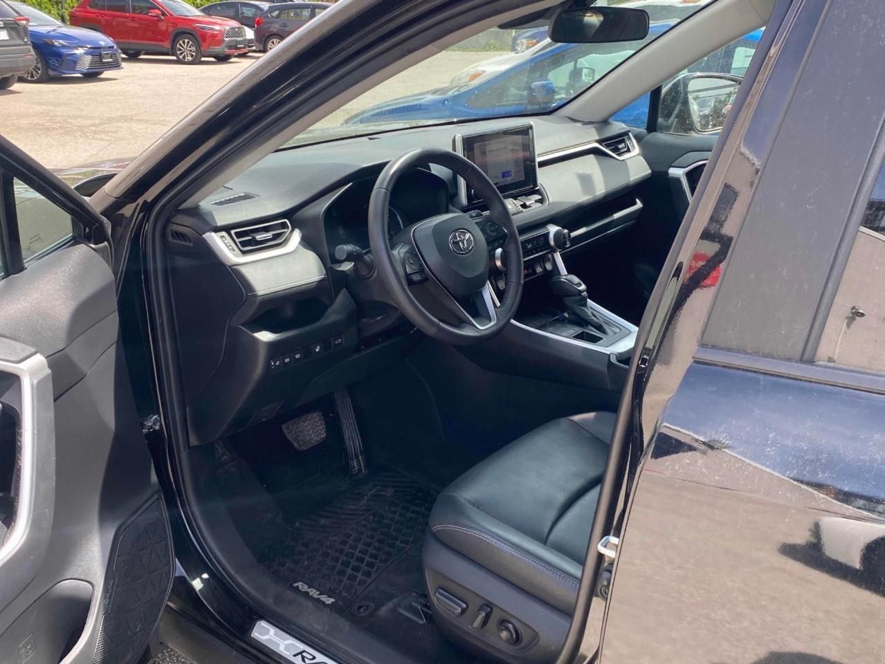 2023 Toyota RAV4 XLE 4dr All-wheel Drive Photo