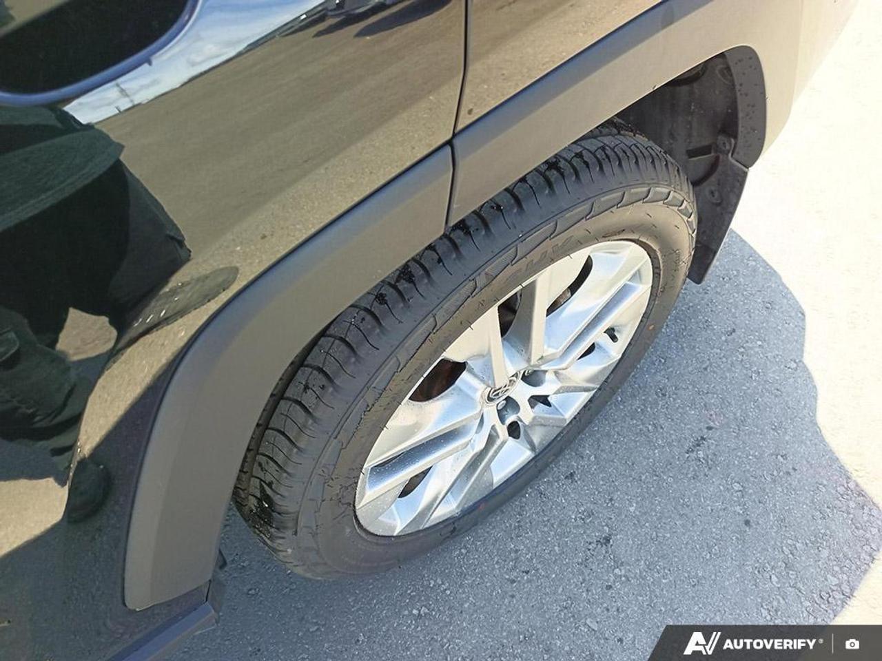 2023 Toyota RAV4 XLE 4dr All-wheel Drive Photo