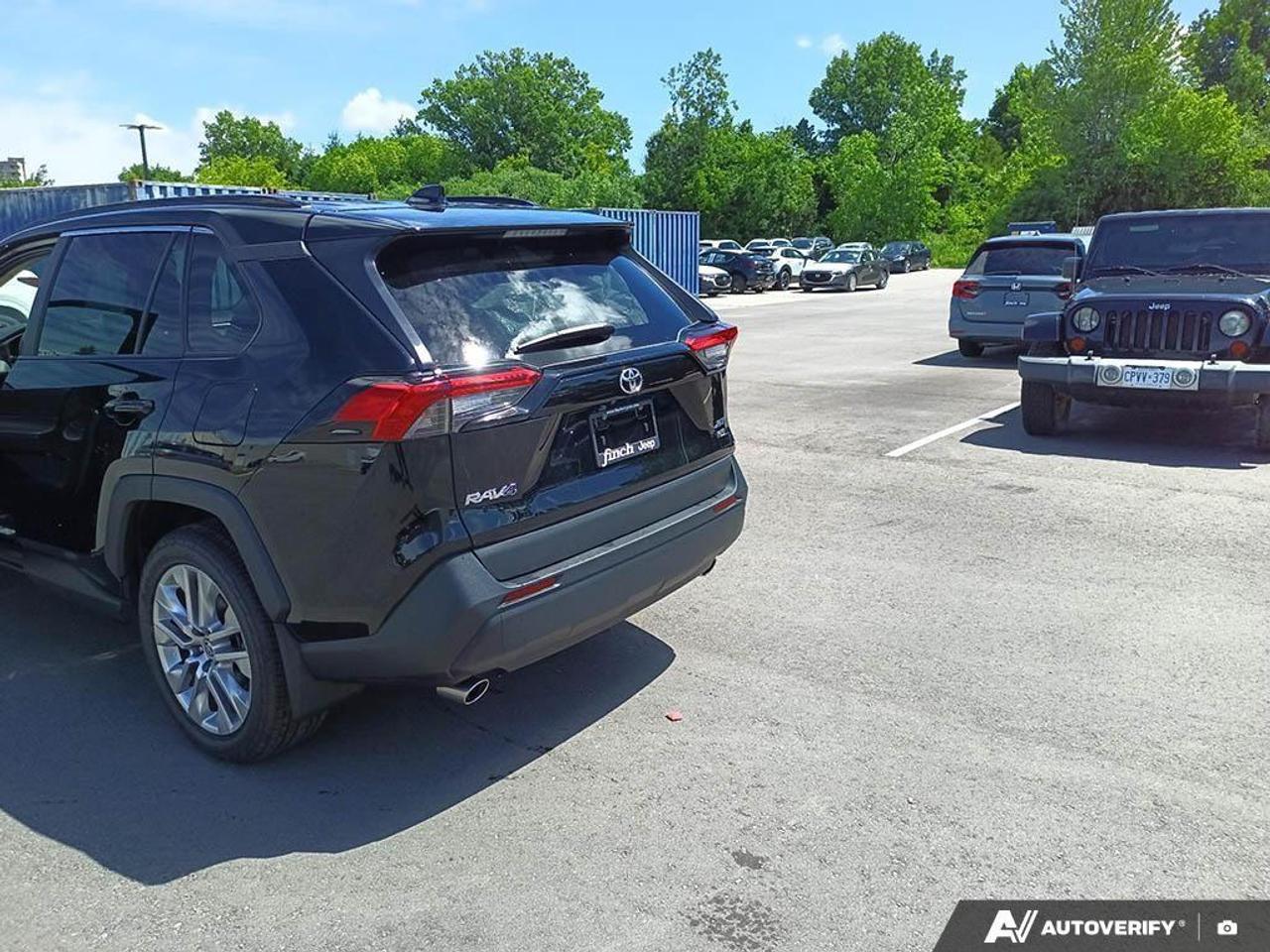 2023 Toyota RAV4 XLE 4dr All-wheel Drive Photo