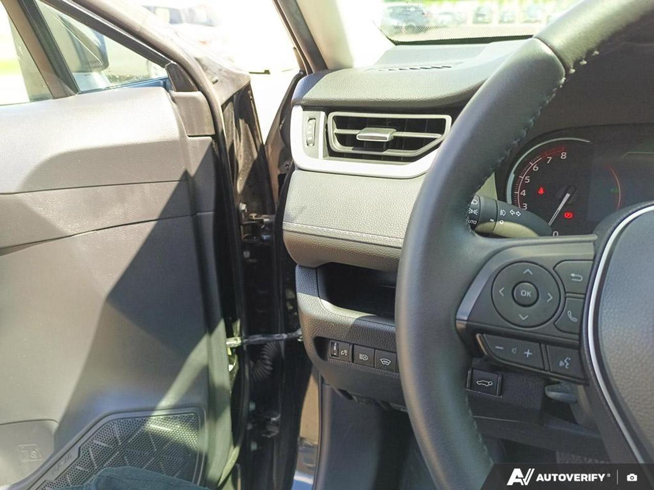 2023 Toyota RAV4 XLE 4dr All-wheel Drive Photo