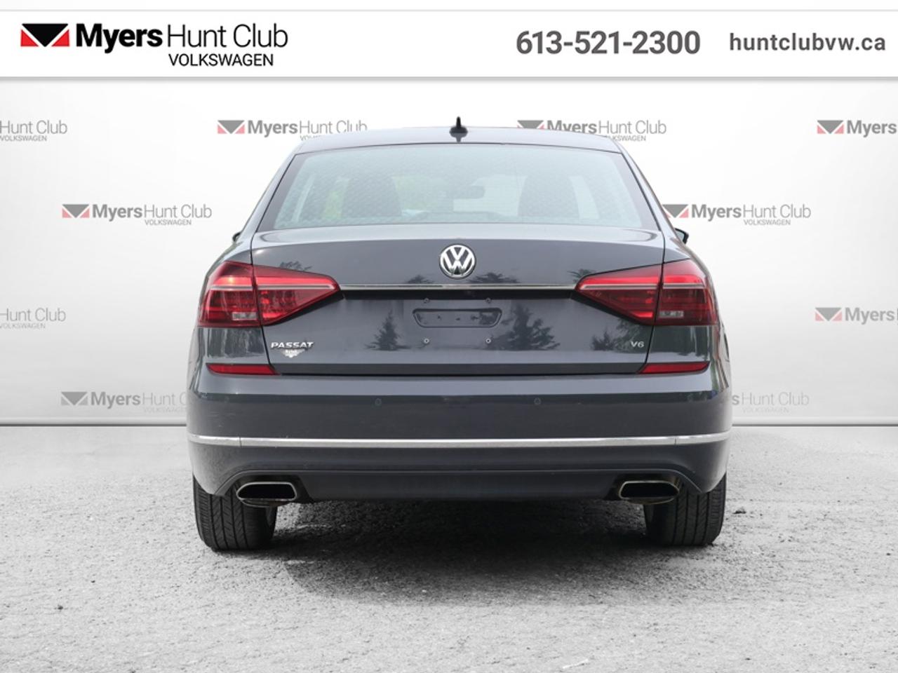 2017 Volkswagen Passat HIGHLINE Photo2