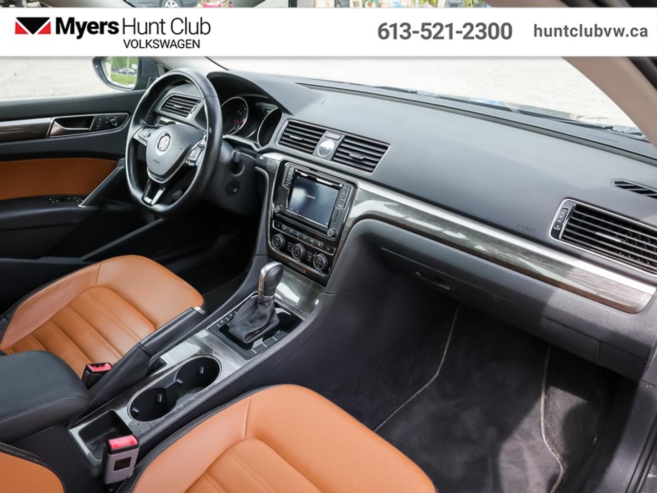 2017 Volkswagen Passat HIGHLINE Photo