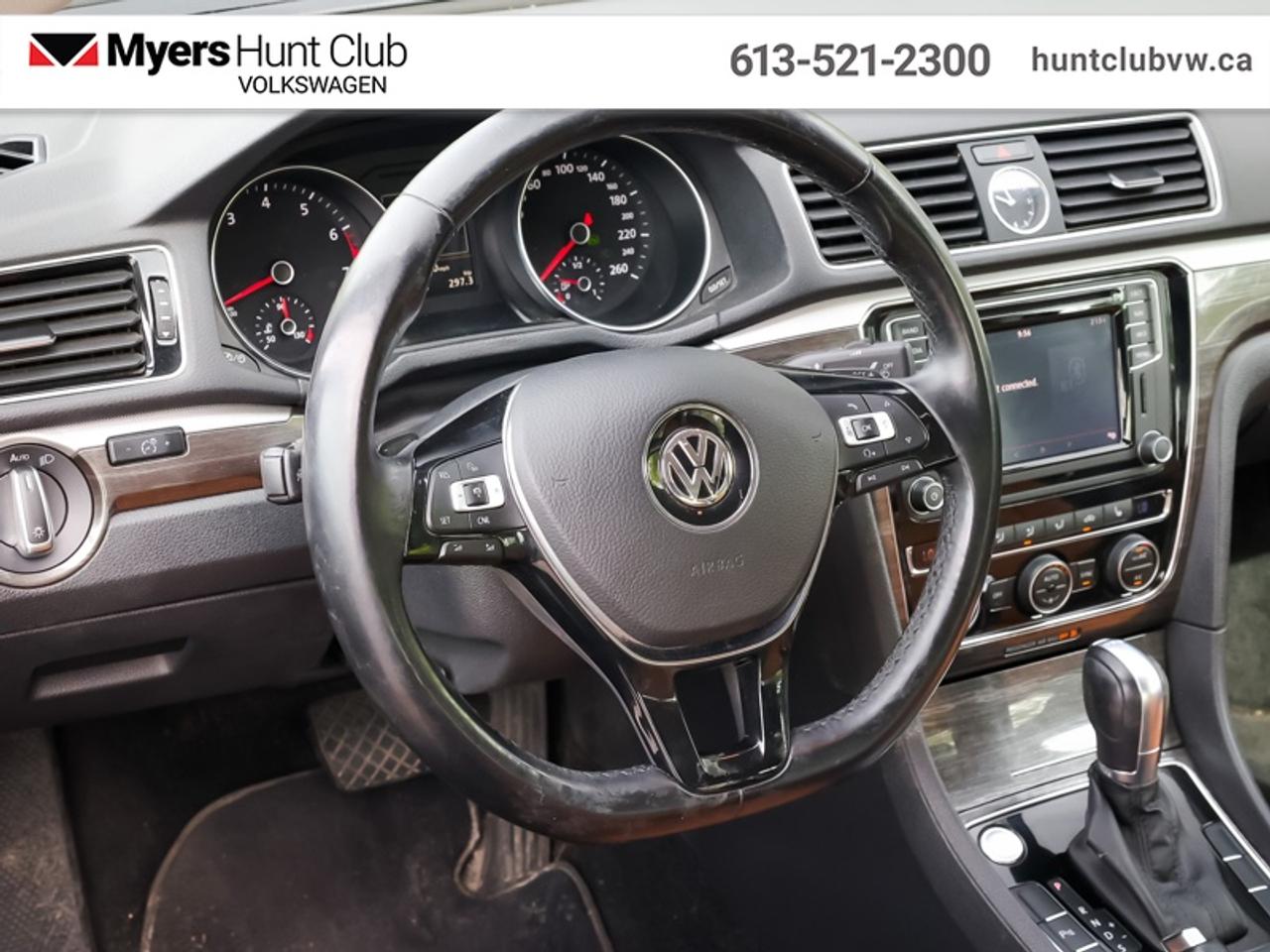 2017 Volkswagen Passat HIGHLINE Photo