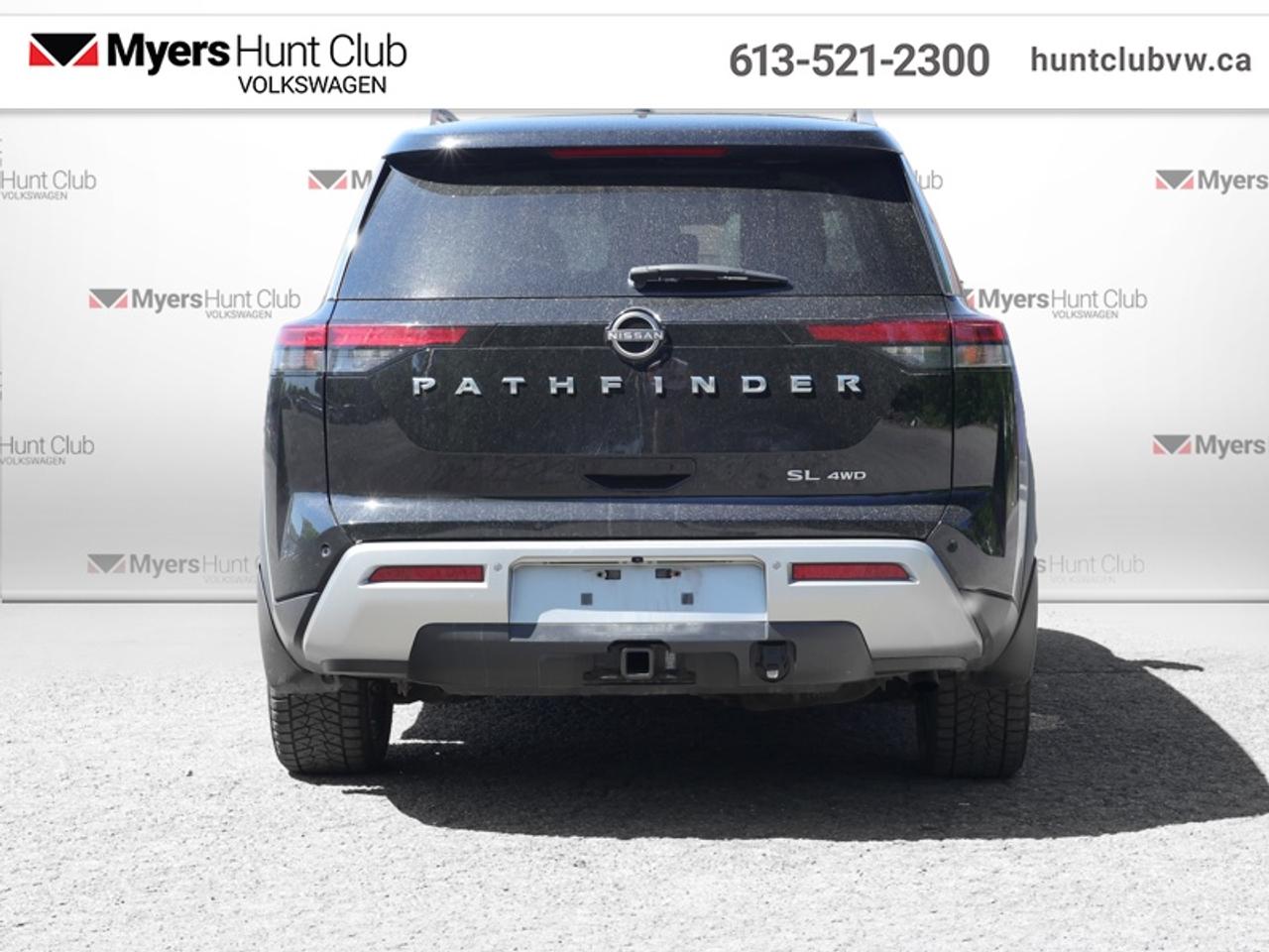 2022 Nissan Pathfinder SL Photo2