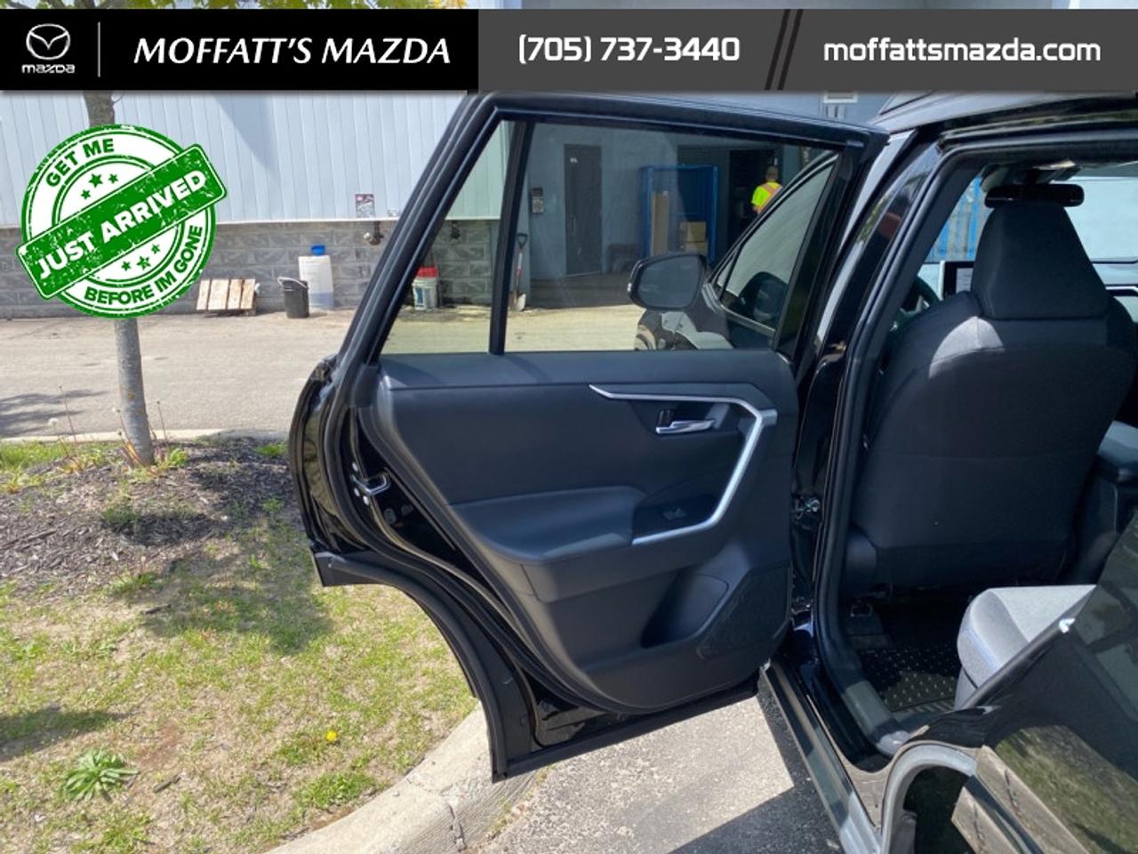 2024 Toyota RAV4 Hybrid SE Photo