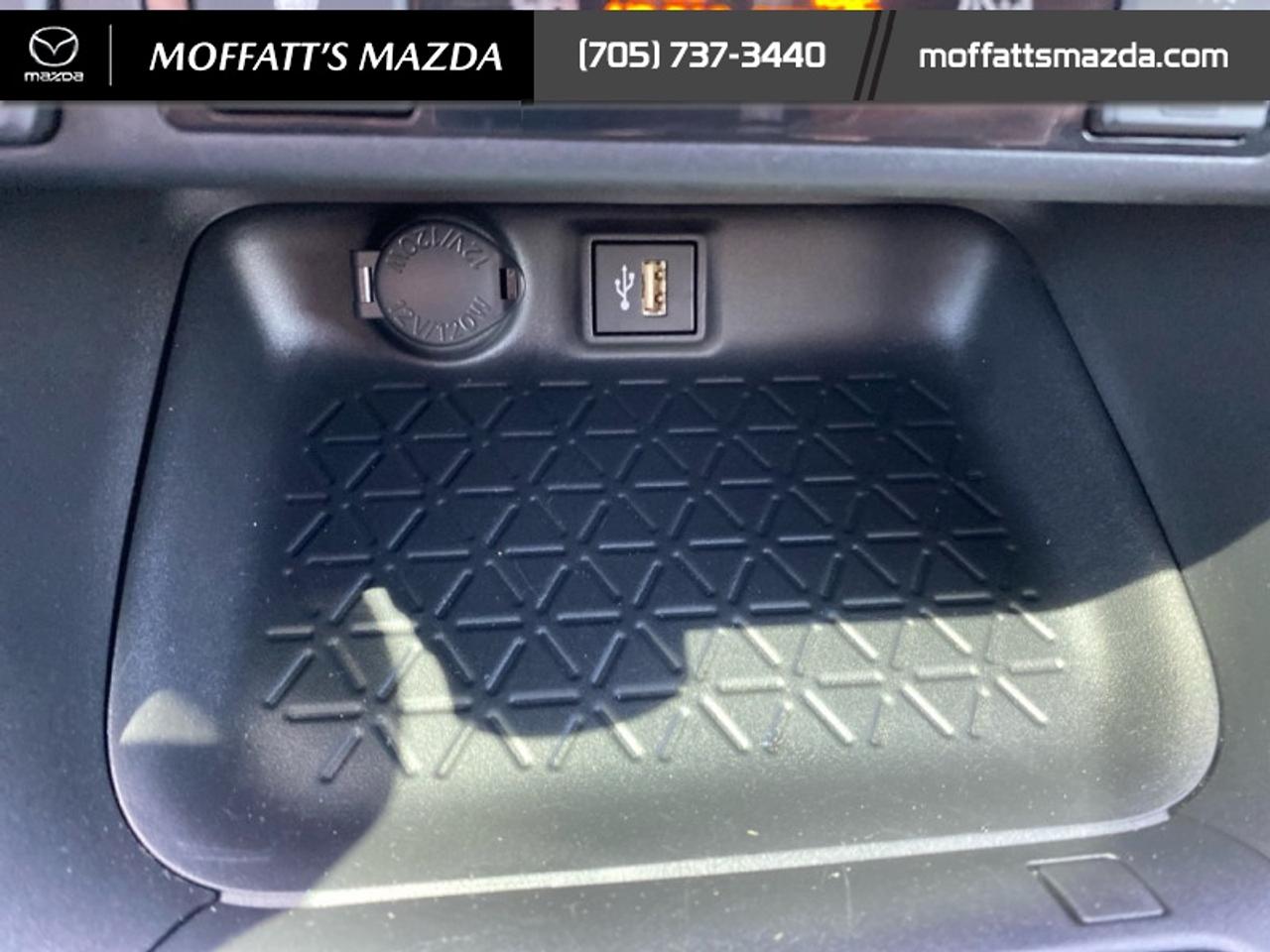2024 Toyota RAV4 Hybrid SE Photo