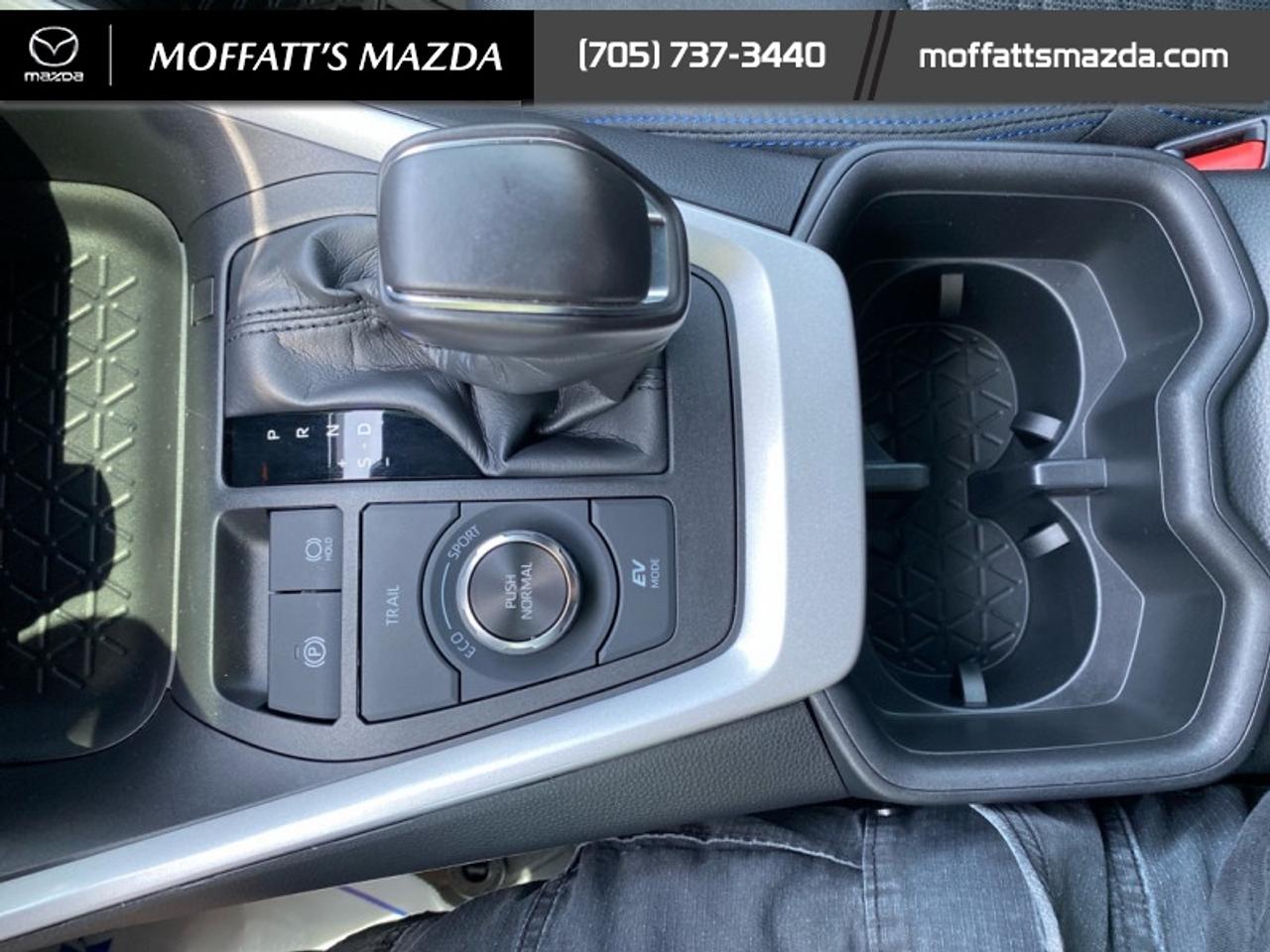 2024 Toyota RAV4 Hybrid SE Photo