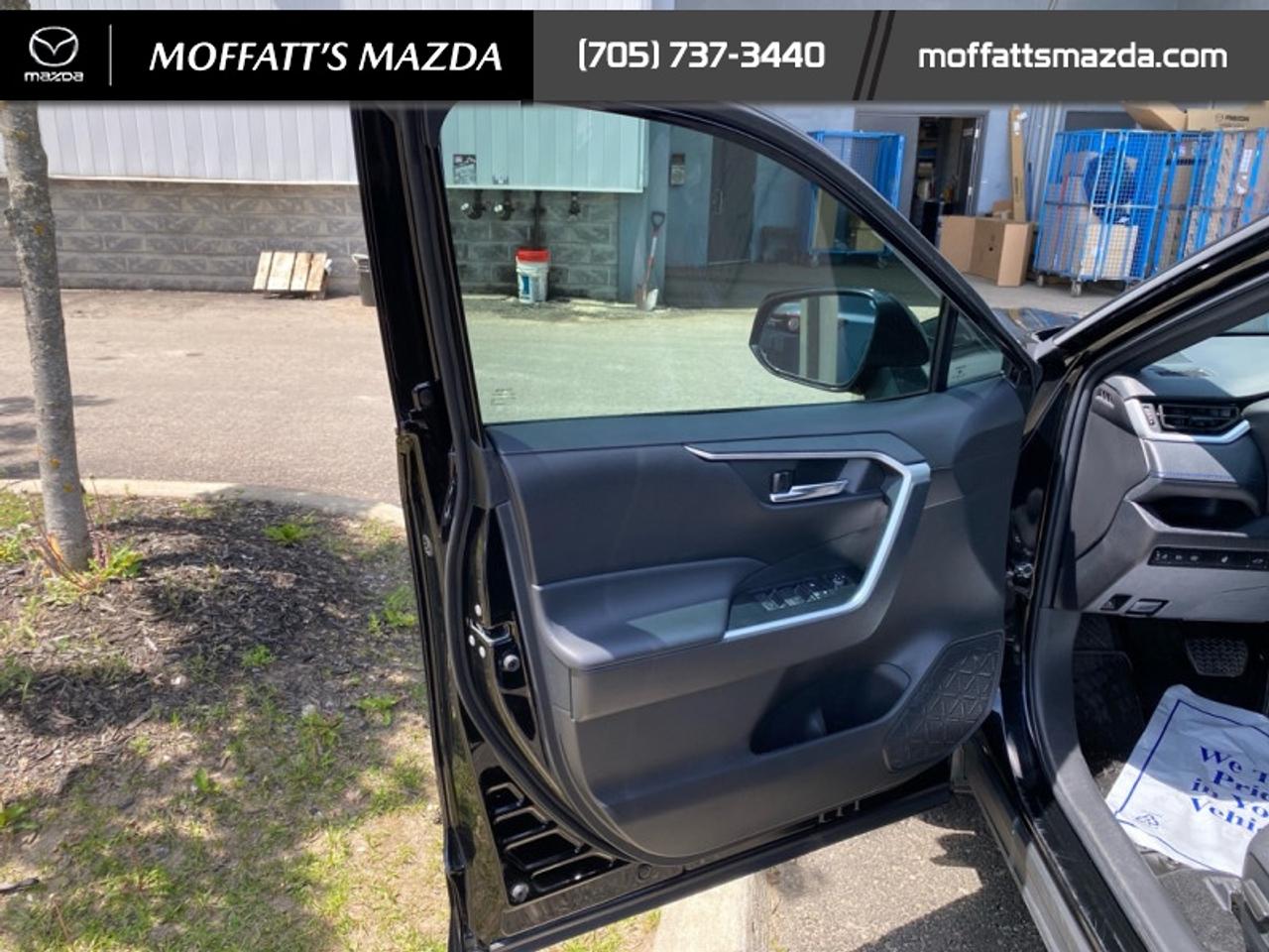 2024 Toyota RAV4 Hybrid SE Photo