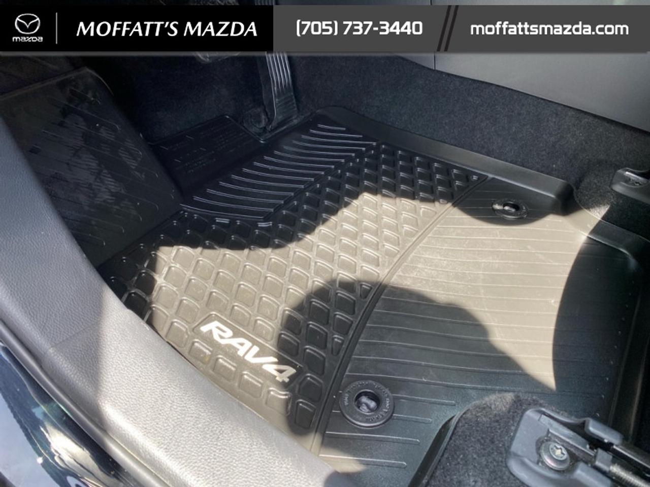 2024 Toyota RAV4 Hybrid SE Photo