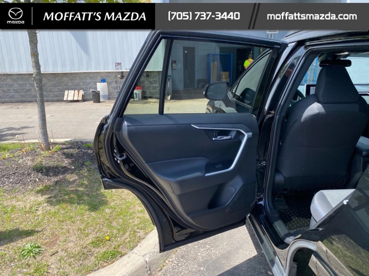 2024 Toyota RAV4 Hybrid SE Photo