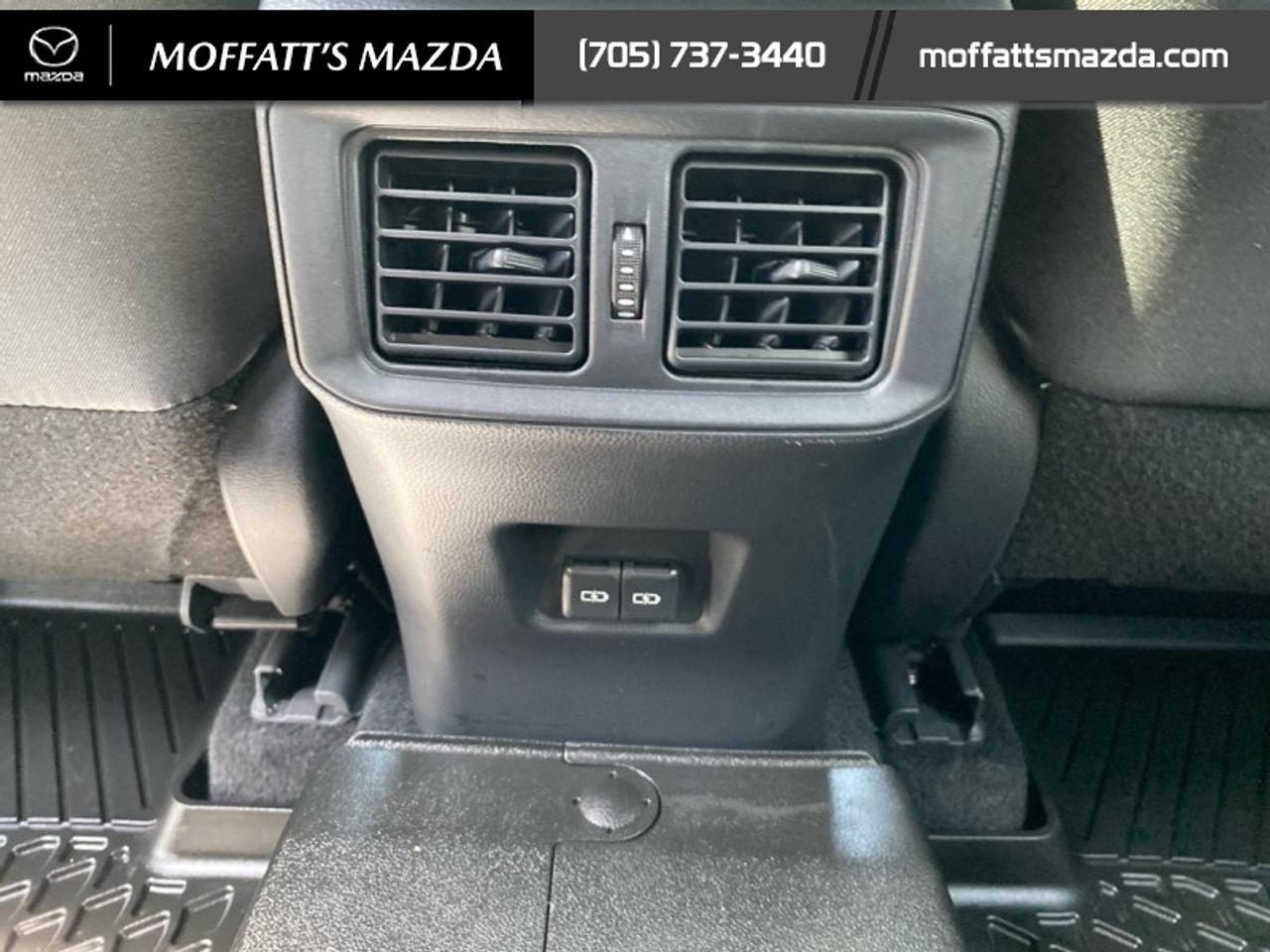 2024 Toyota RAV4 Hybrid SE Photo