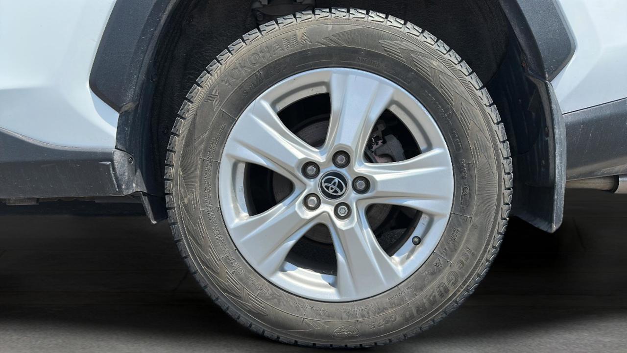 2019 Toyota RAV4 AWD XLE Photo