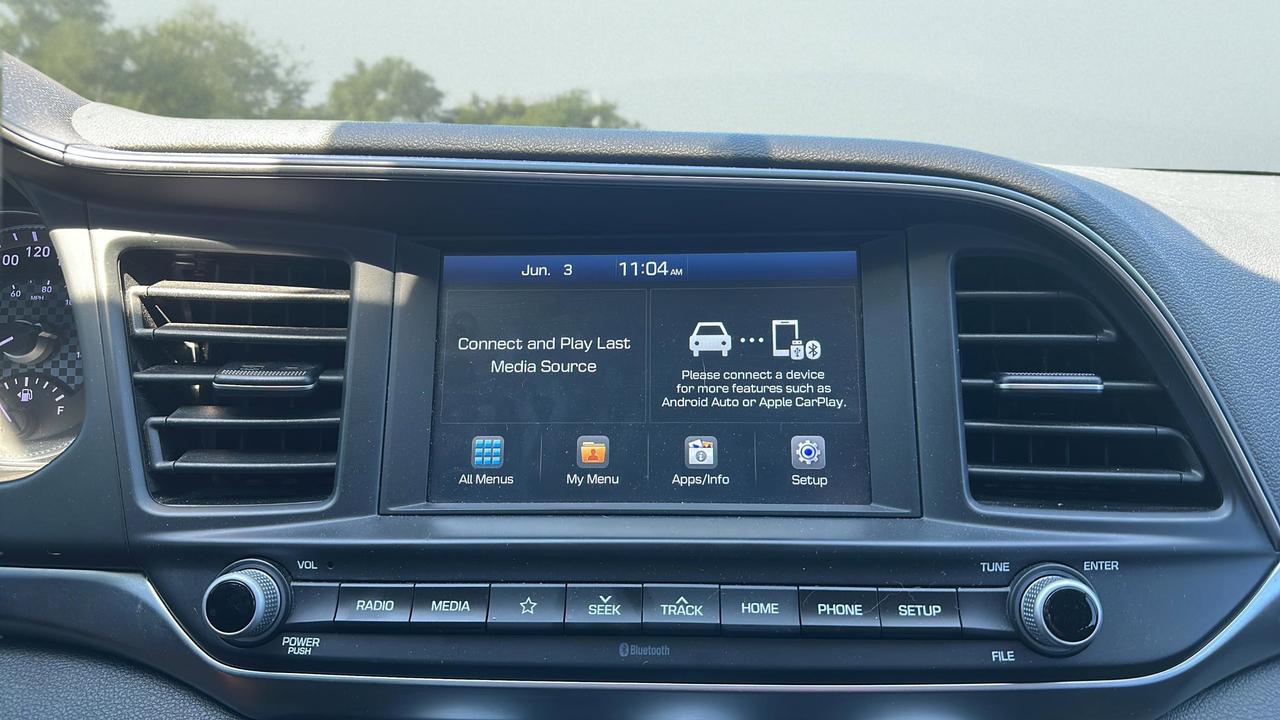 2020 Hyundai Elantra Preferred IVT Photo