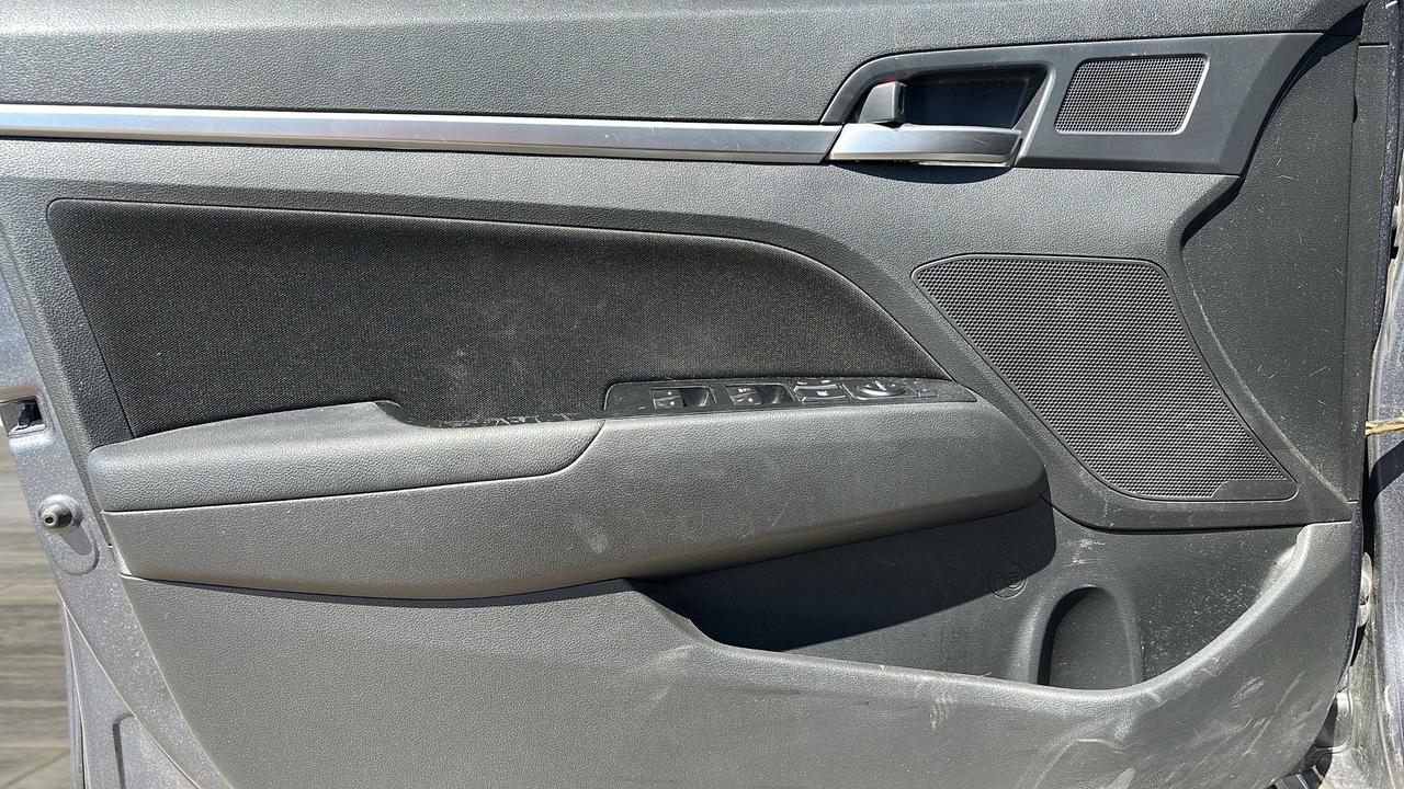 2020 Hyundai Elantra Preferred IVT Photo