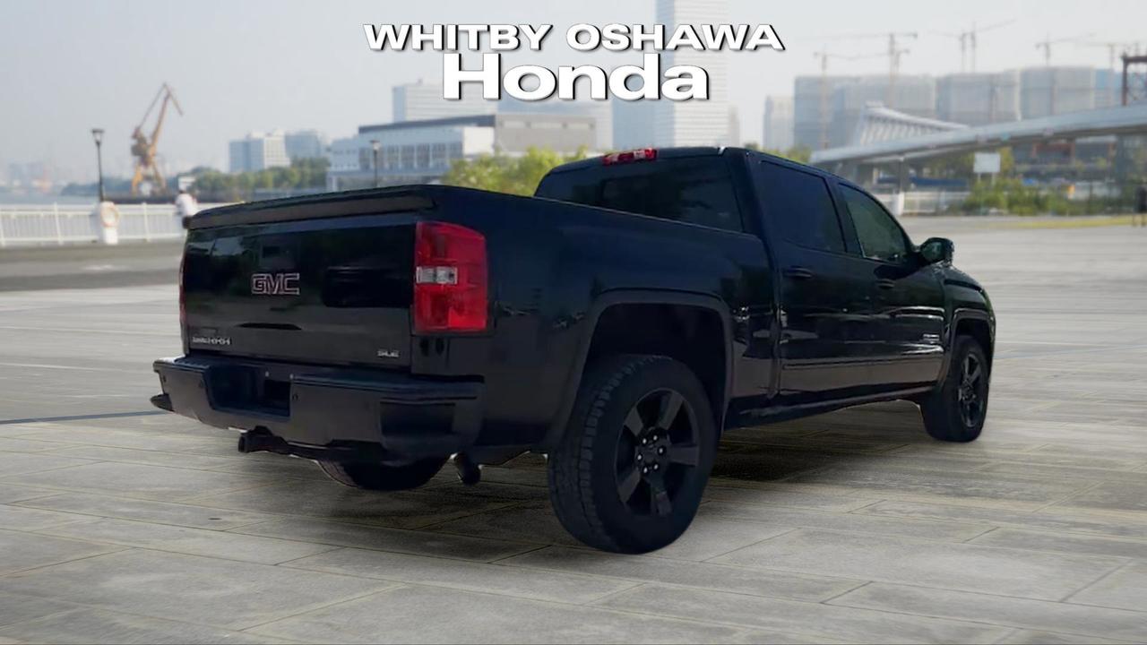 2017 GMC Sierra 1500 4WD Crew Cab 143.5  SLE Photo