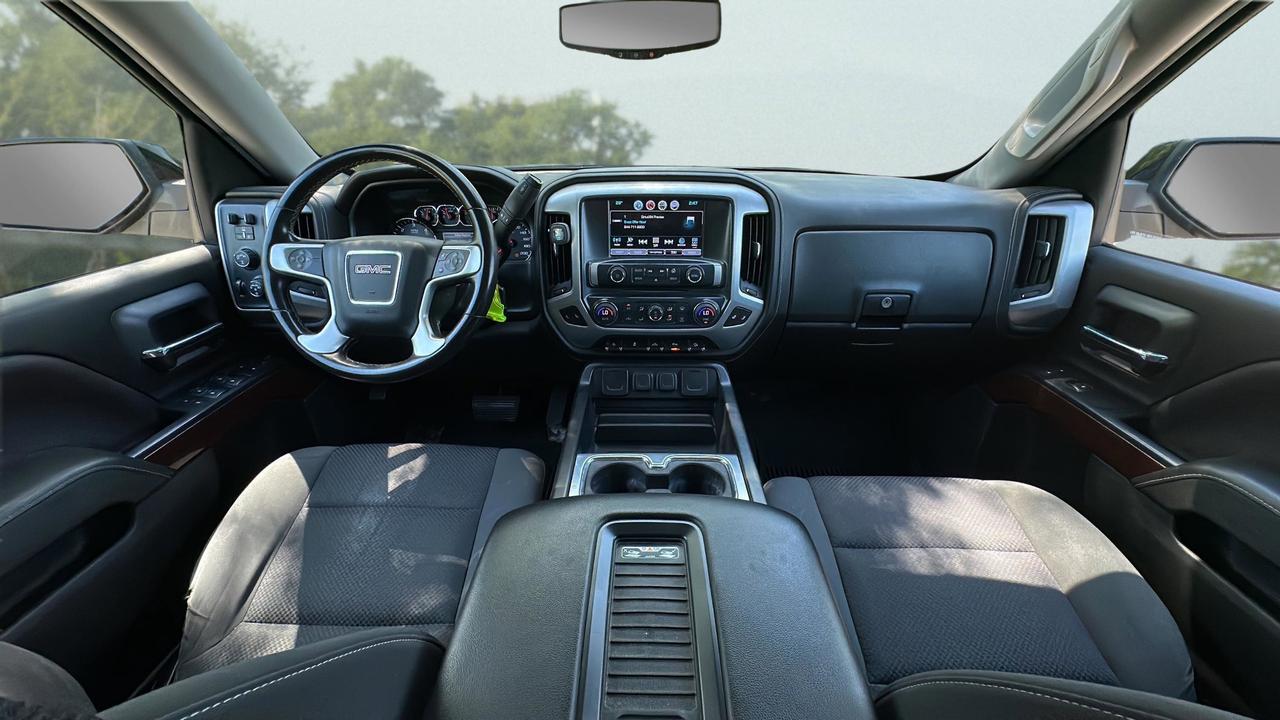 2017 GMC Sierra 1500 4WD Crew Cab 143.5  SLE Photo