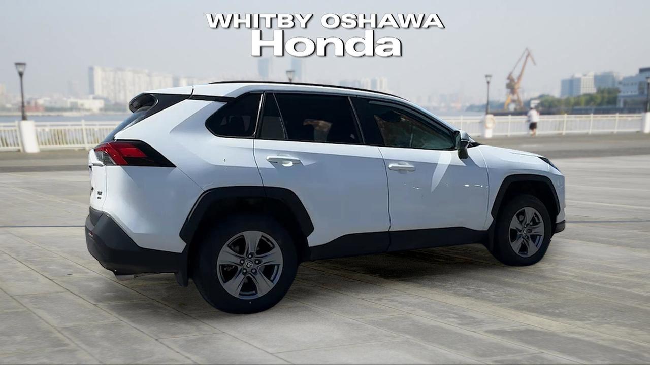 2025 Toyota RAV4 XLE AWD Photo