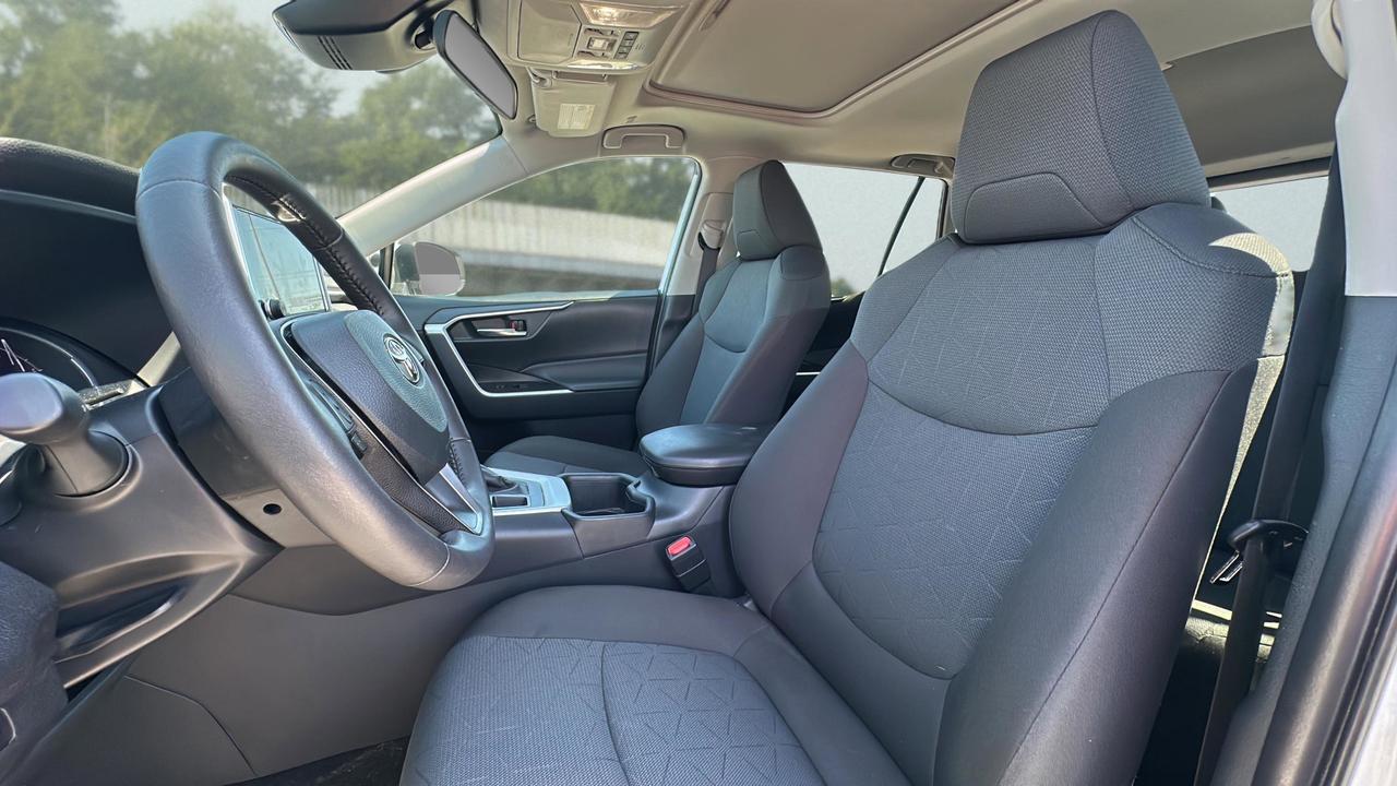 2025 Toyota RAV4 XLE AWD Photo