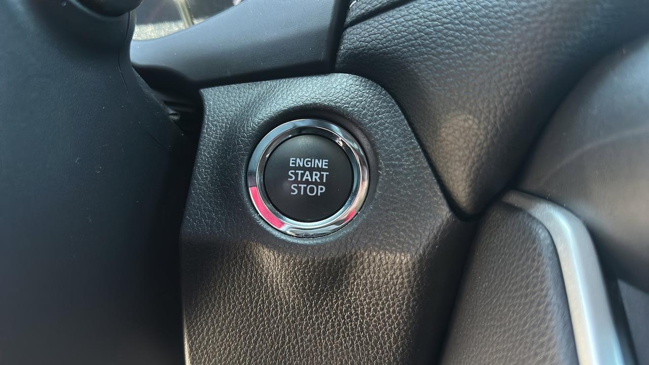 2025 Toyota RAV4 XLE AWD Photo
