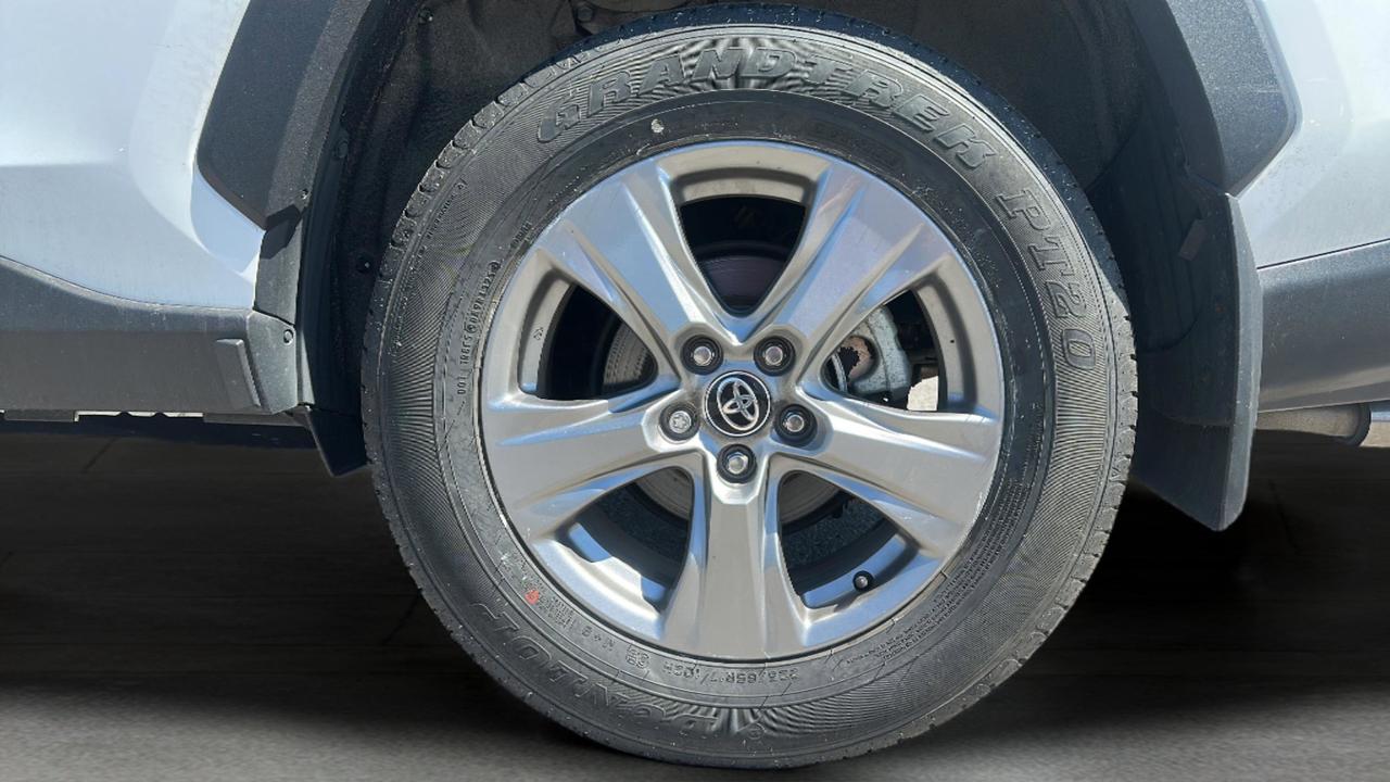 2025 Toyota RAV4 XLE AWD Photo
