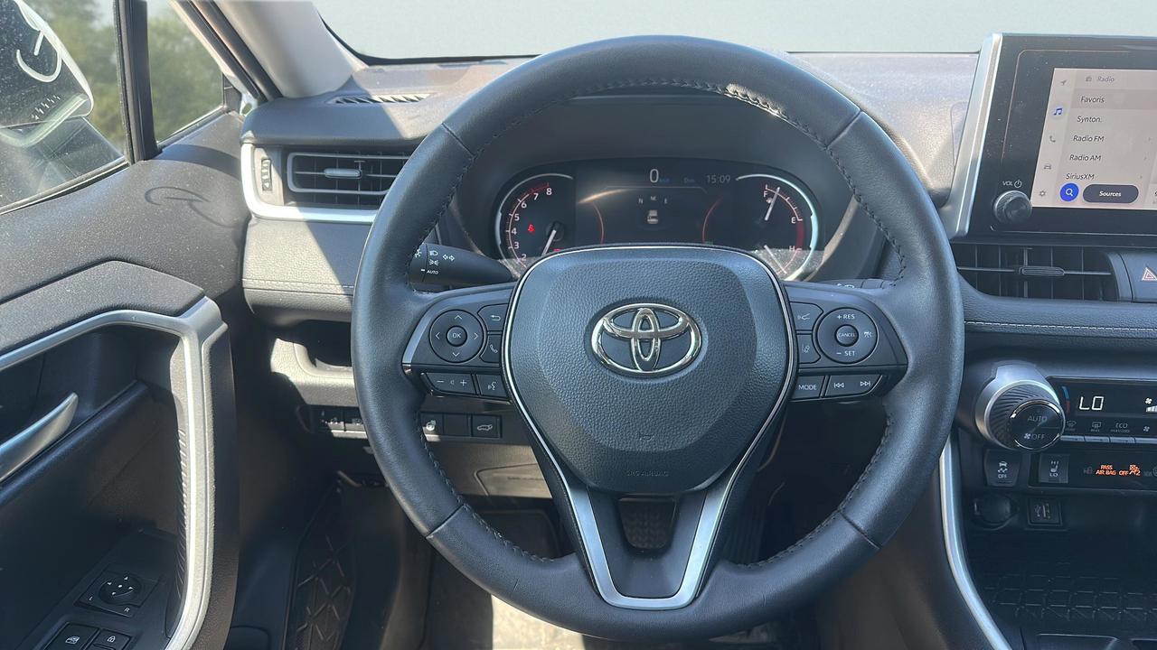 2025 Toyota RAV4 XLE AWD Photo