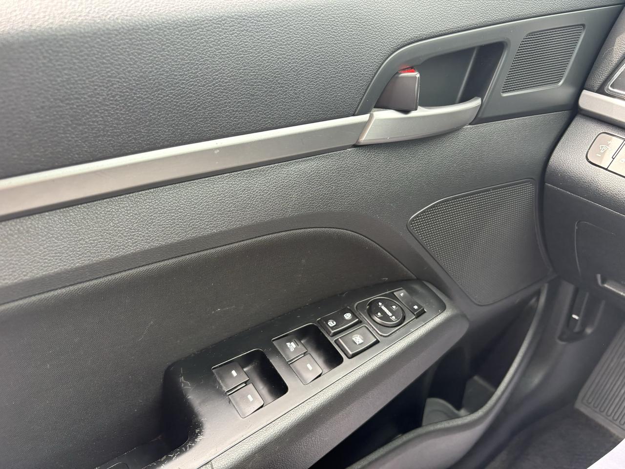 2018 Hyundai Elantra GL Photo