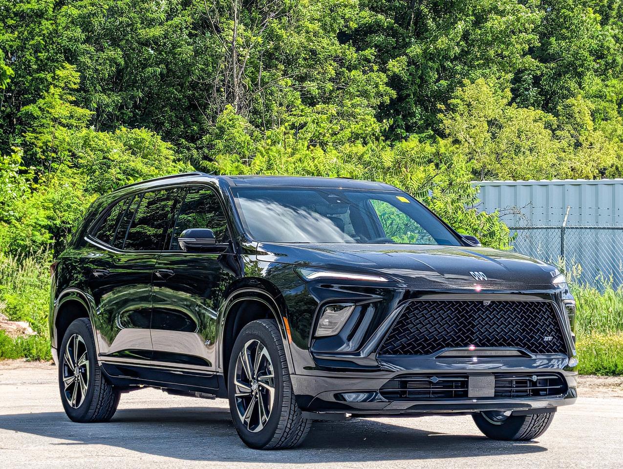2026 Buick Enclave Sport Touring Photo2