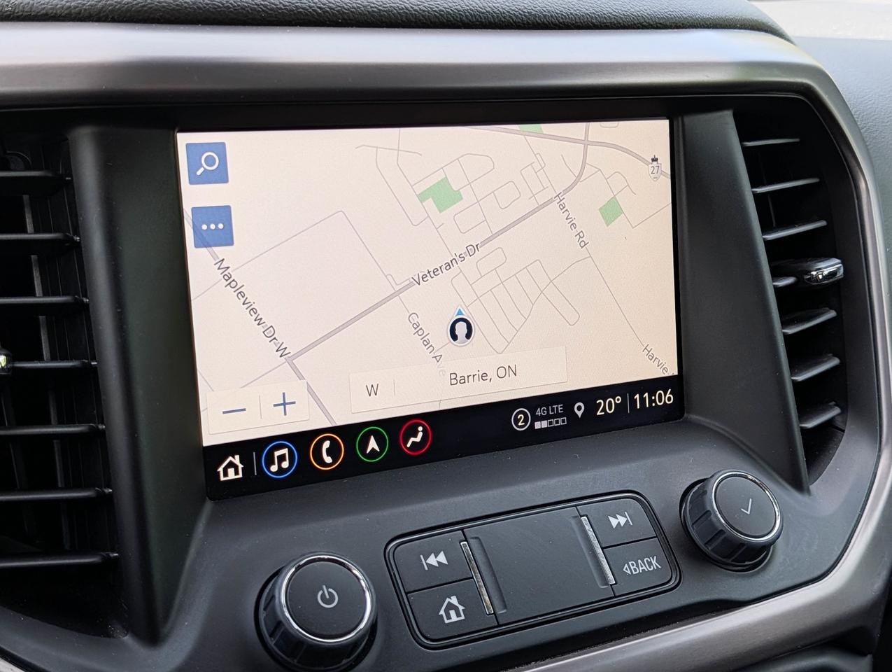 2023 GMC Acadia AT4 Photo
