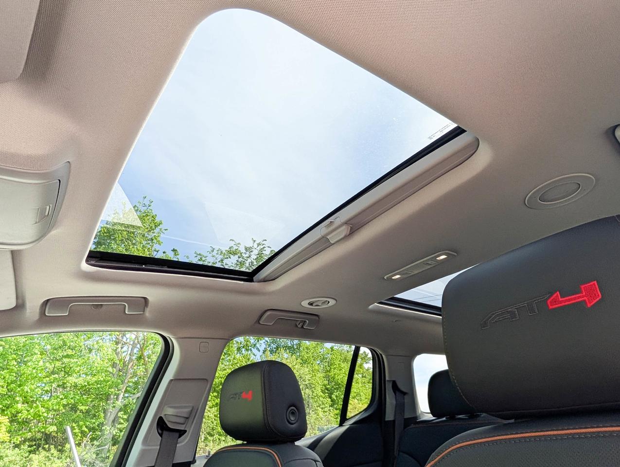 2023 GMC Acadia AT4 Photo
