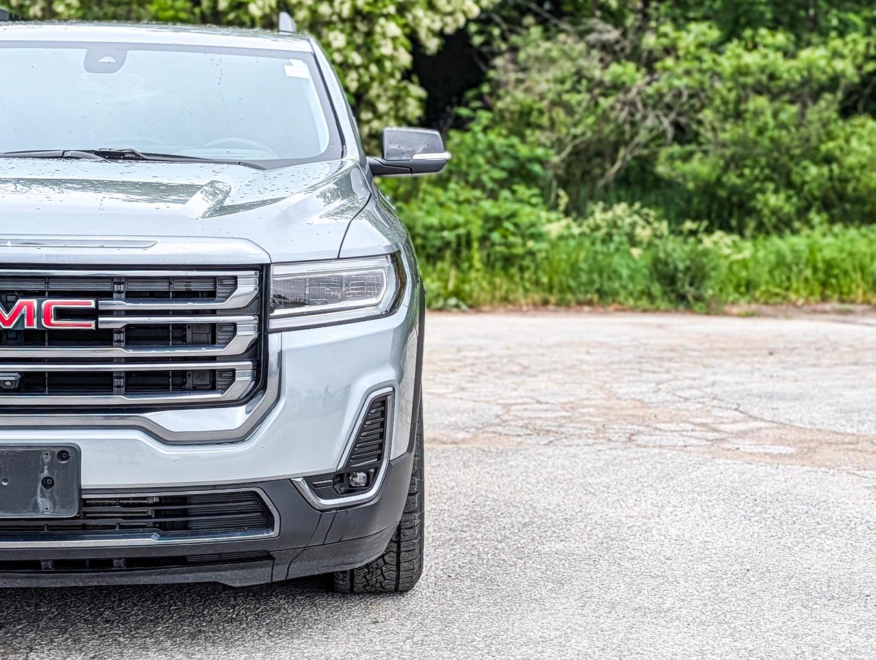 2023 GMC Acadia AT4 Photo4